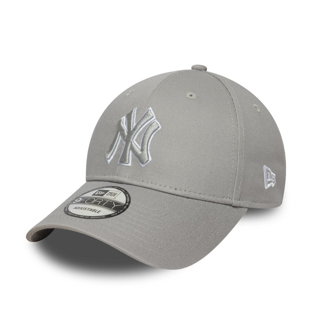 Outline 9Forty New York Yankees Cap