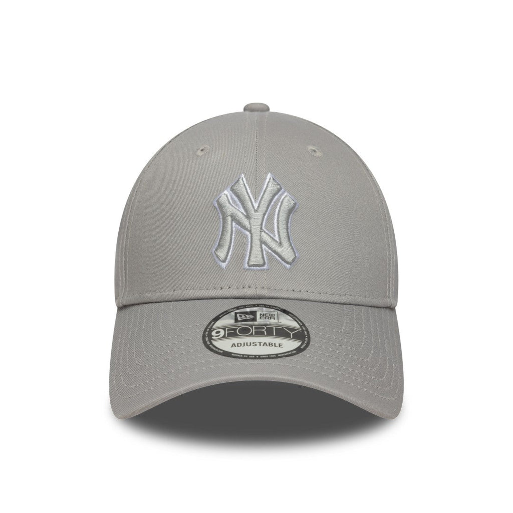 Outline 9Forty New York Yankees Cap