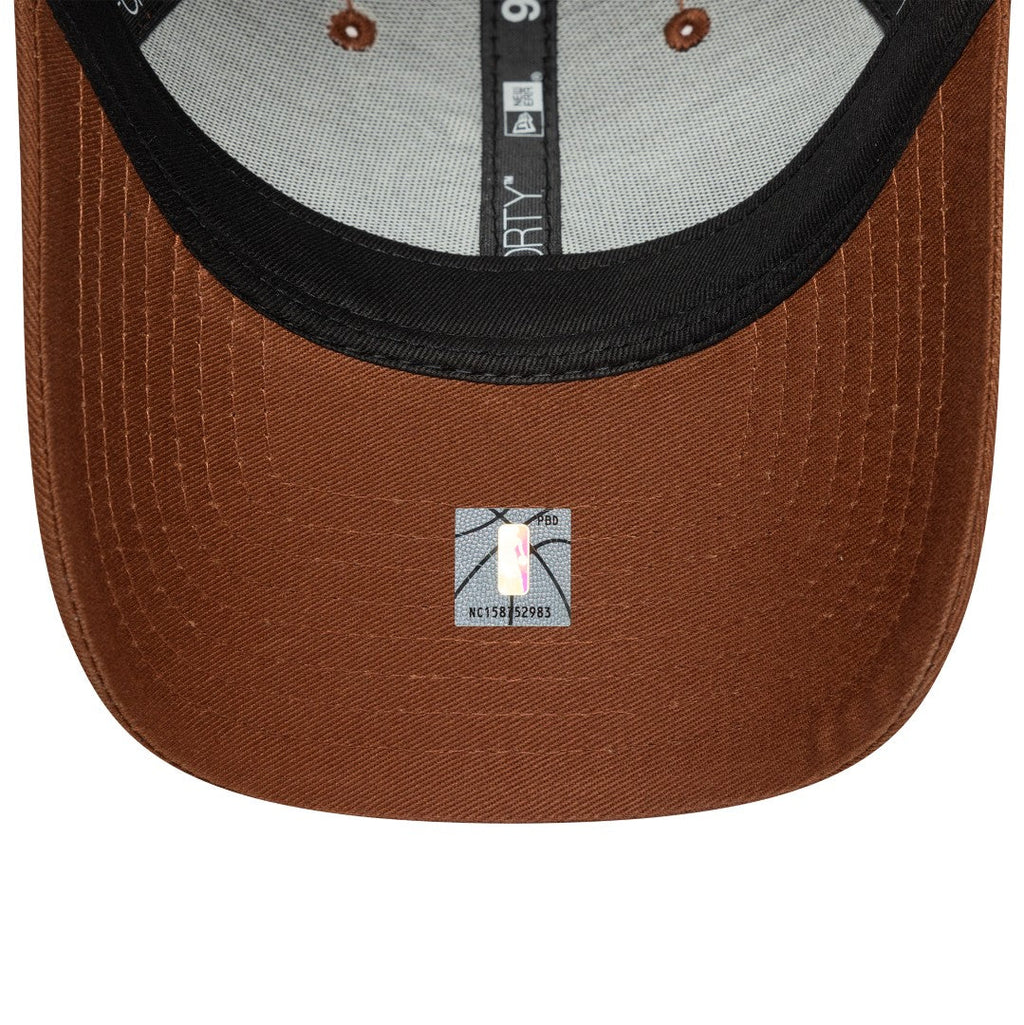 Team Outline 9Forty Los Angeles Lakers Cap