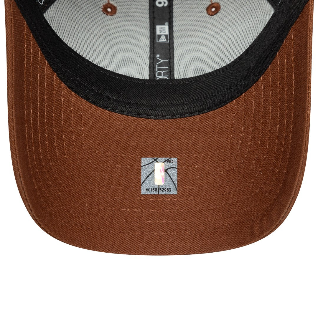 Team Outline 9Forty Los Angeles Lakers Cap