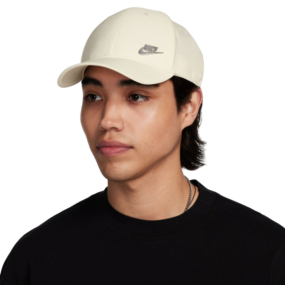 Dri-FIT Club Structured Metal Logo Cap