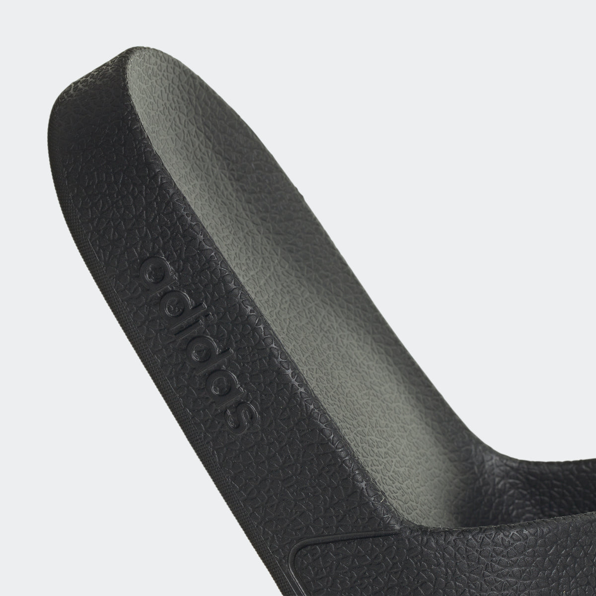 Adilette Aqua Slides