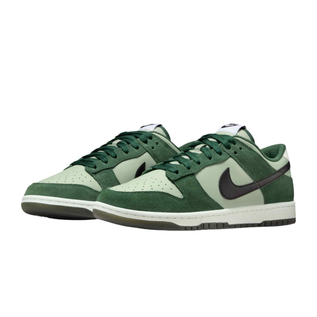 Dunk Low Retro SE Shoes