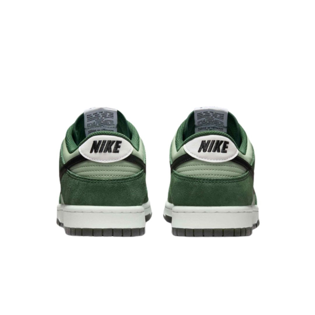 Dunk Low Retro SE Shoes