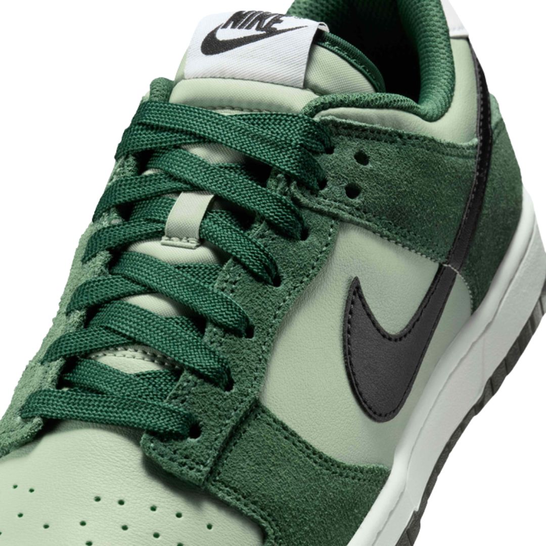 Dunk Low Retro SE Shoes