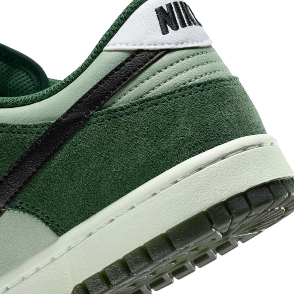 Dunk Low Retro SE Shoes