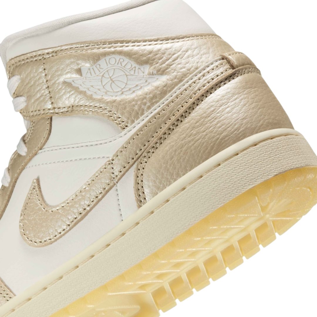 1 Mid SE Shoes