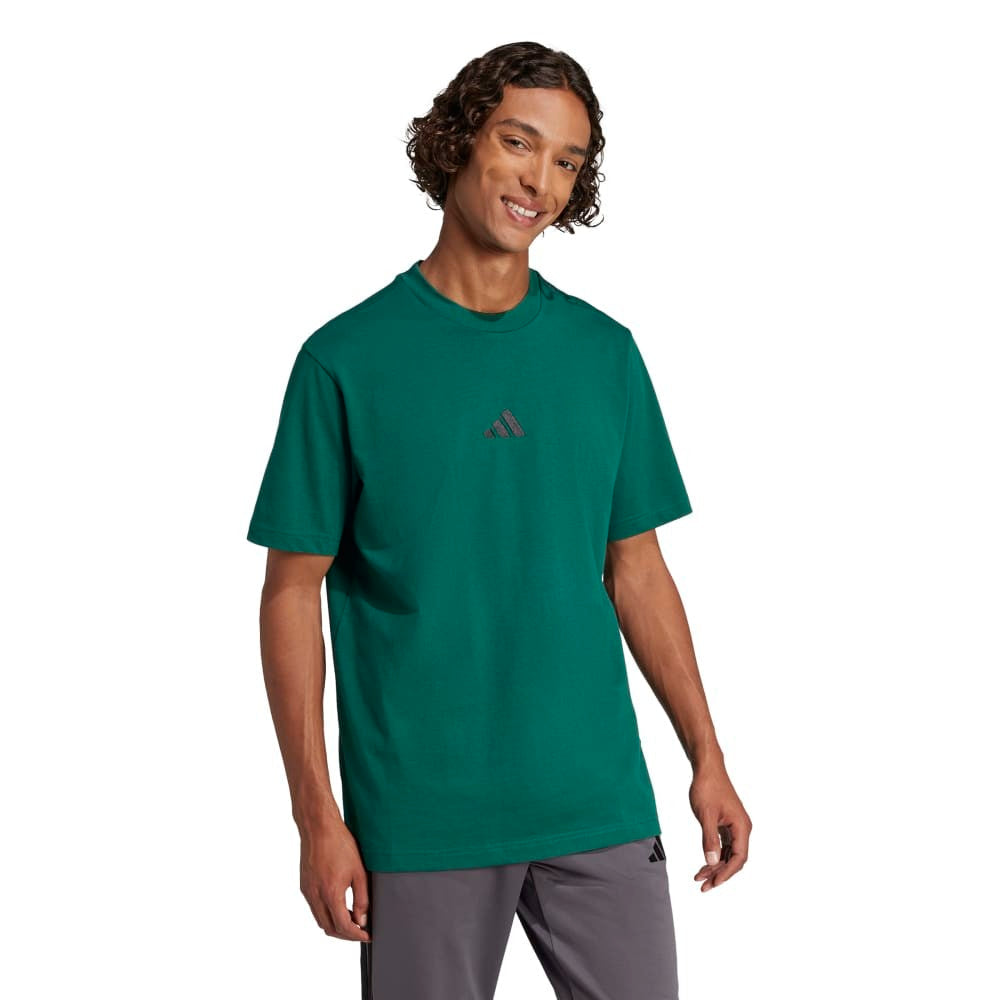 Essentials Small Logo Single Jersey T-Shirt