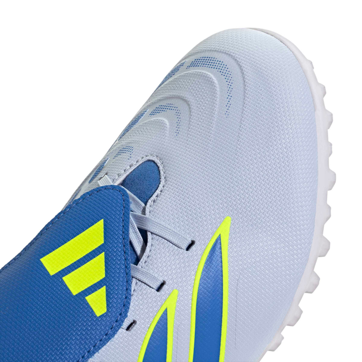 Predator Club Fold-Over Tongue Turf Shoes
