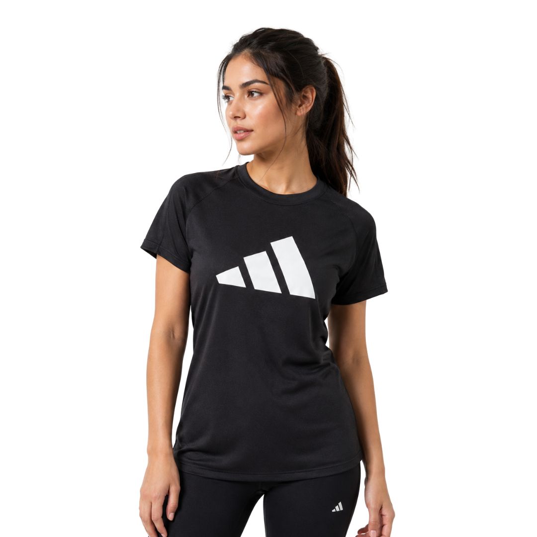 Train Essentials Big Logo T-shirt