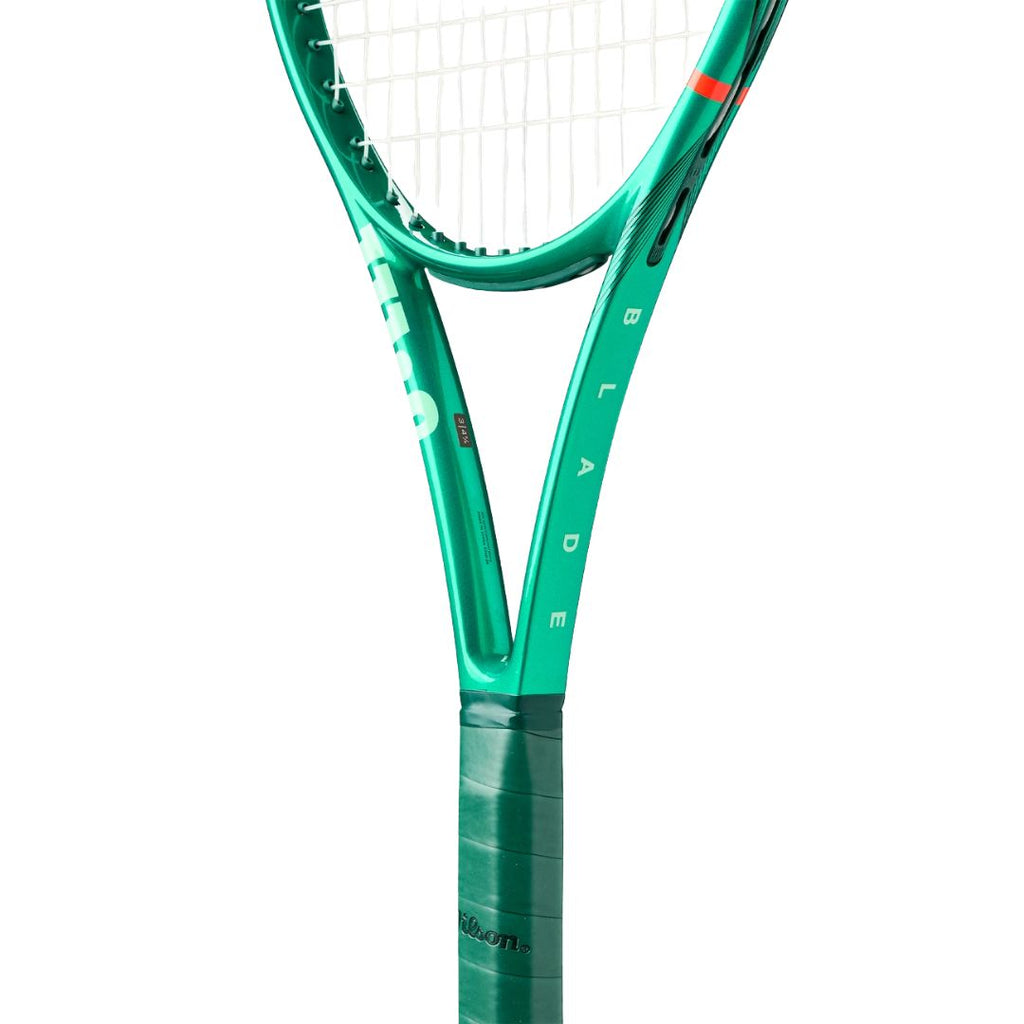 Wilson Blade 100 V10 Tennis Racket