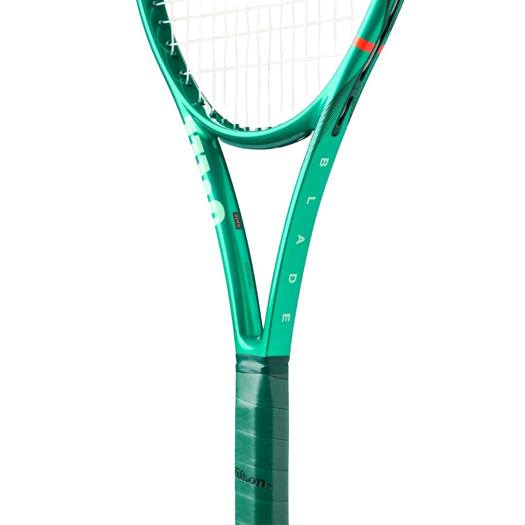Wilson Blade 100 V10 Tennis Racket