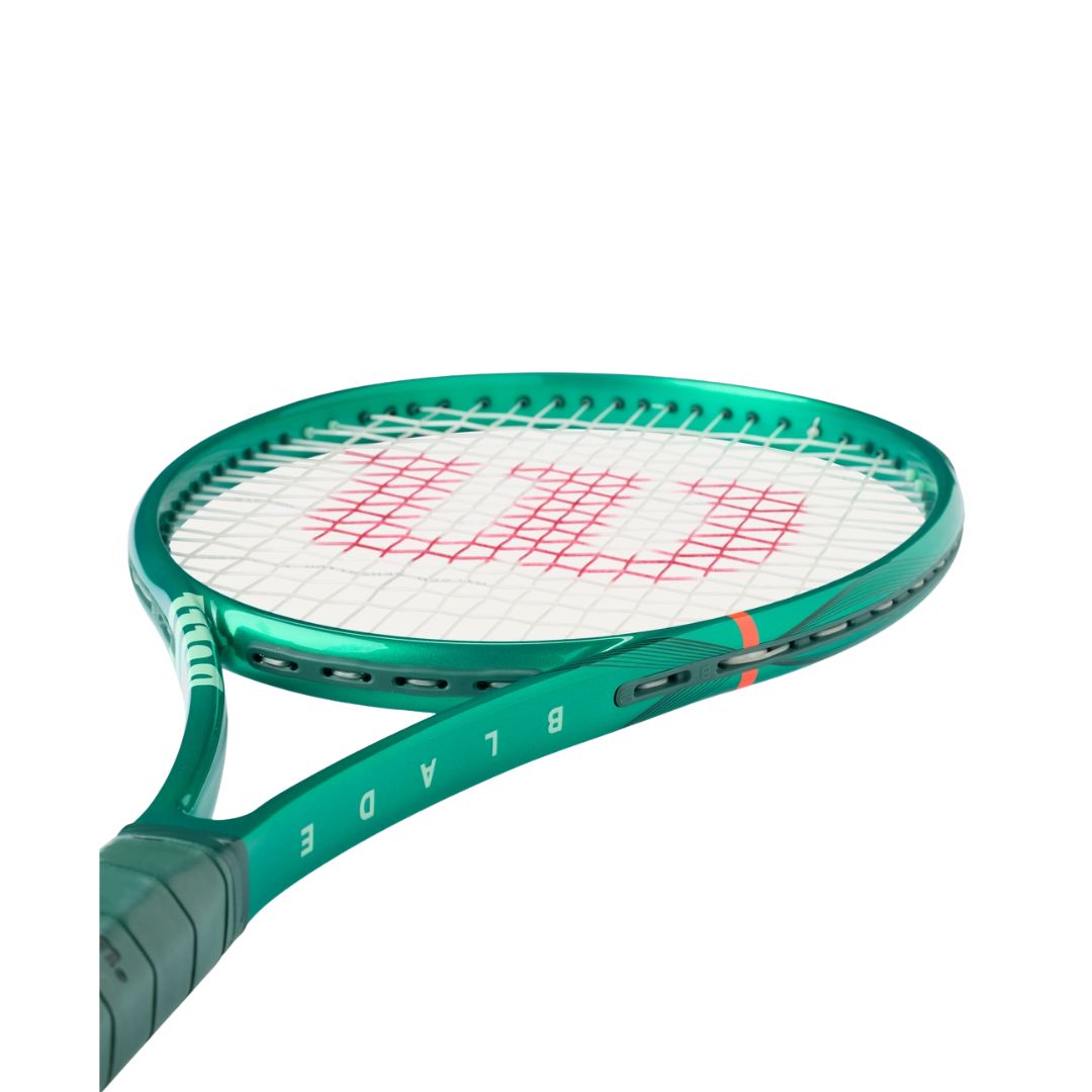 Blade 104 V10 Tennis Racket